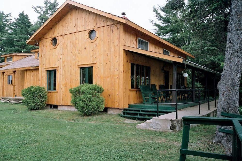 Pond'S Resort Blackville 외부 사진